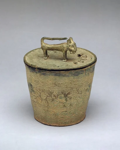Lidded Vessel: Leopard and Prey