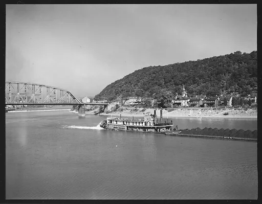 [Sternwheeler Allegheny on River, Pittsburgh, Pennsylvania?]