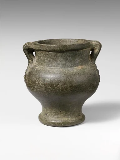Chlorite amphoriskos (small jar)