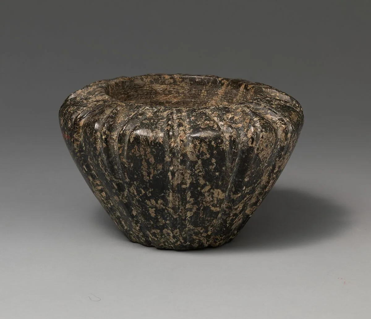Serpentine blossom bowl — Unknown