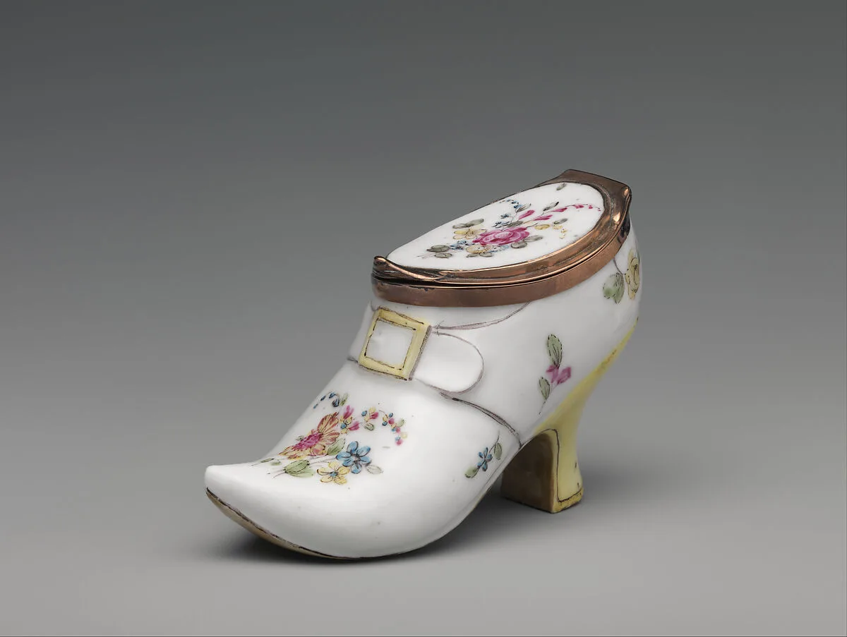 Snuffbox in the form of a slipper — Mennecy