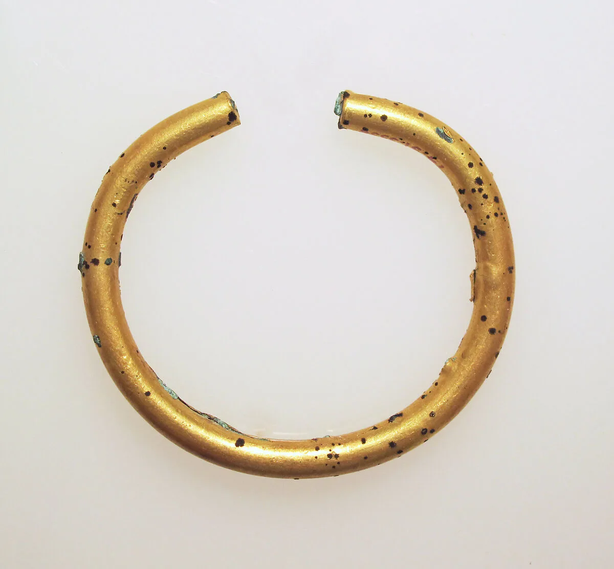 Bracelet, gilded bronze — Unknown