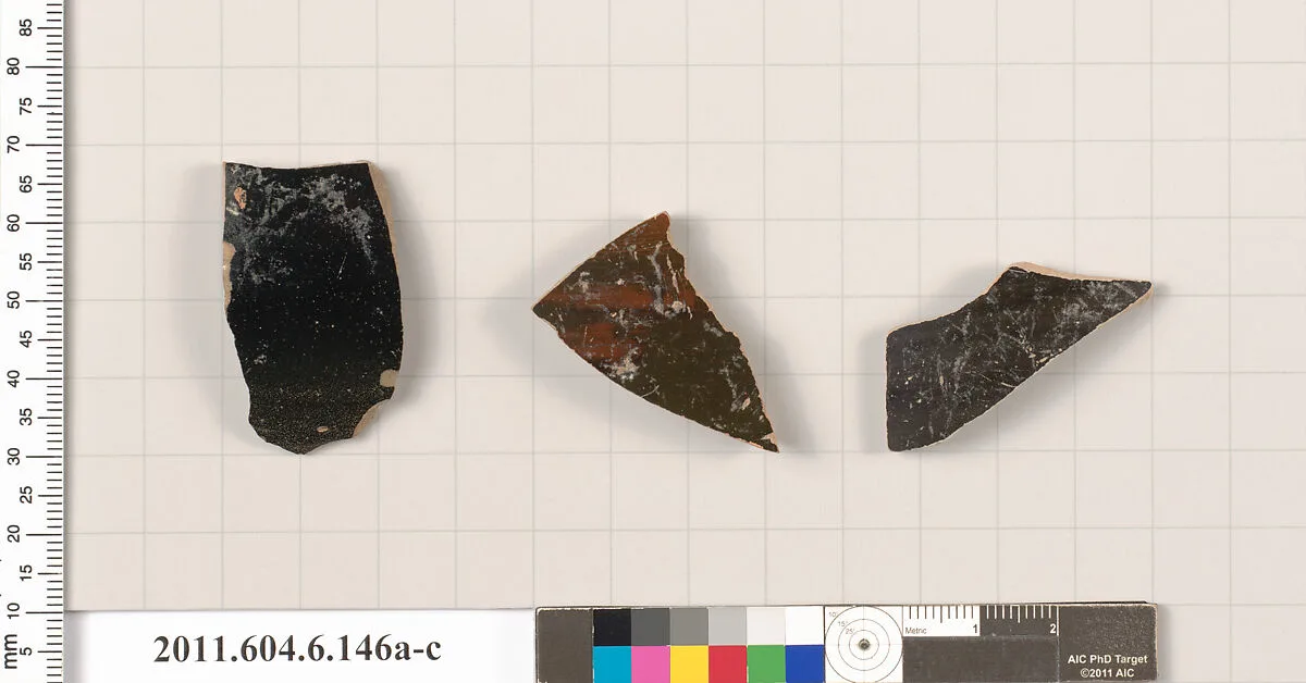 Terracotta fragments of open shapes — Unknown