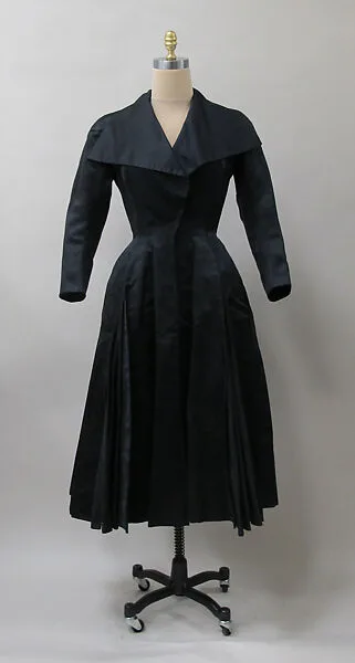 Evening coat — Charles James