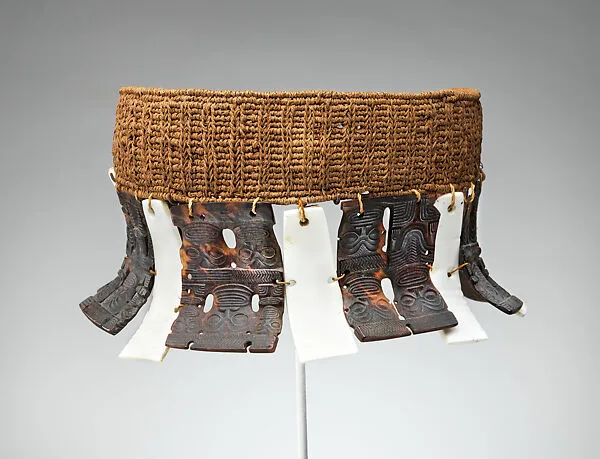 Headdress (Pa'e Kaha) — Unknown