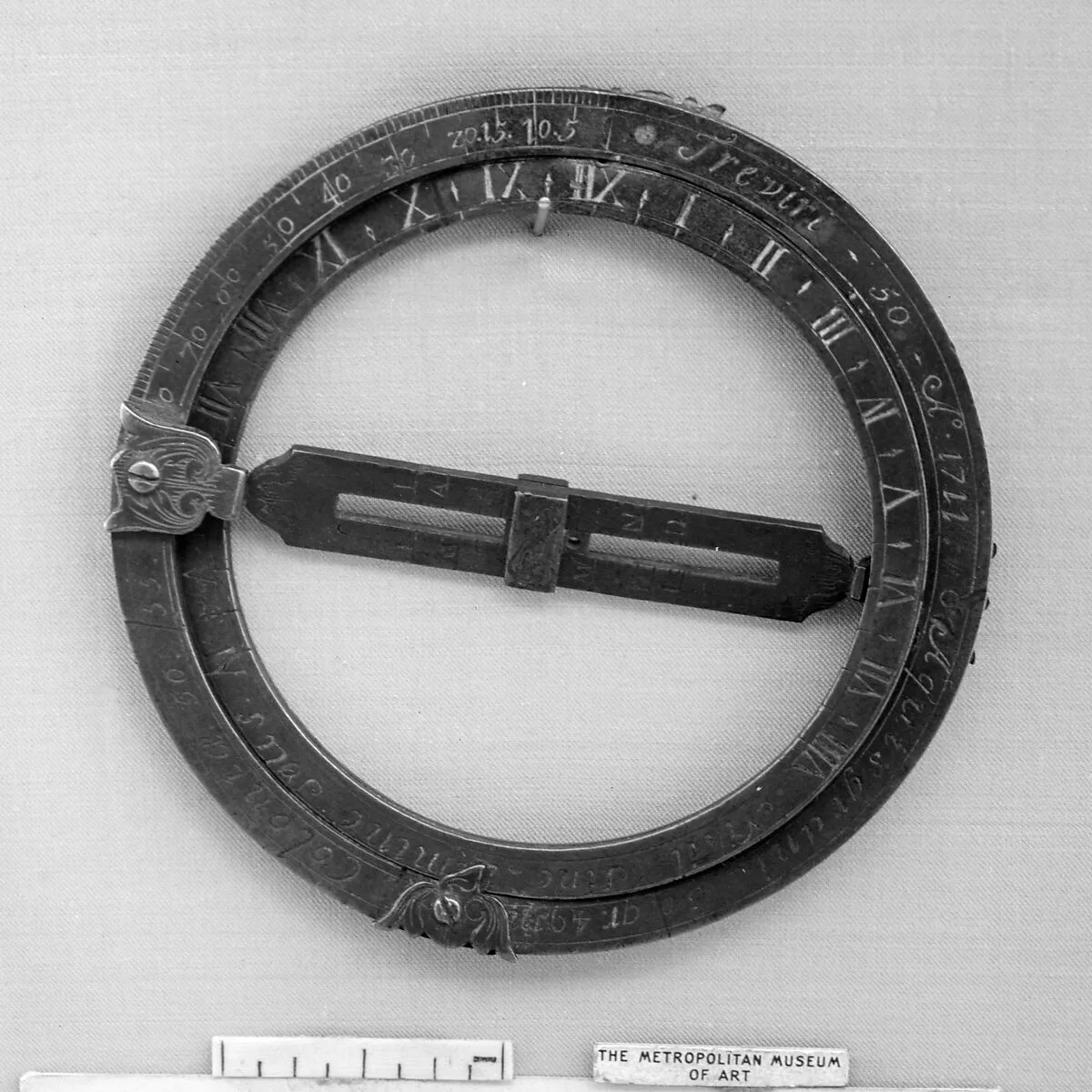 Universal ring sundial — Unknown