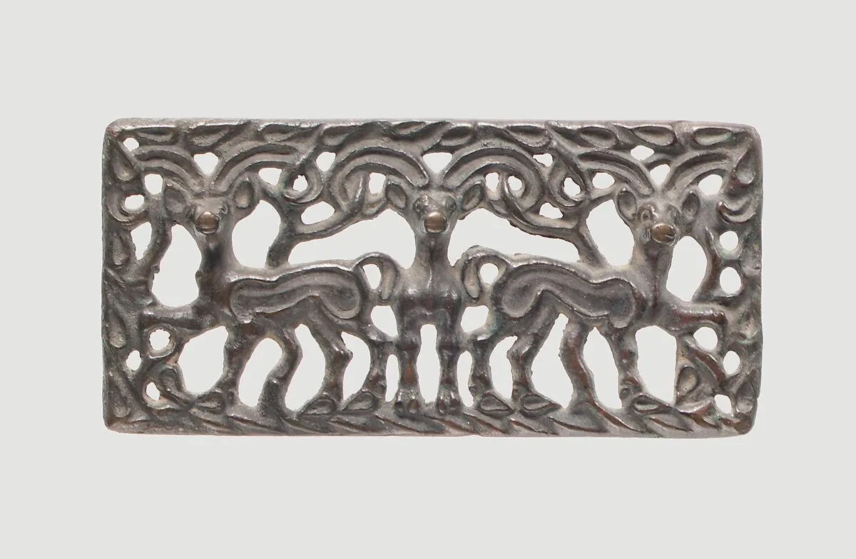 三羊紋青銅帶板|Belt Plaque with Three Ibexes — Unknown