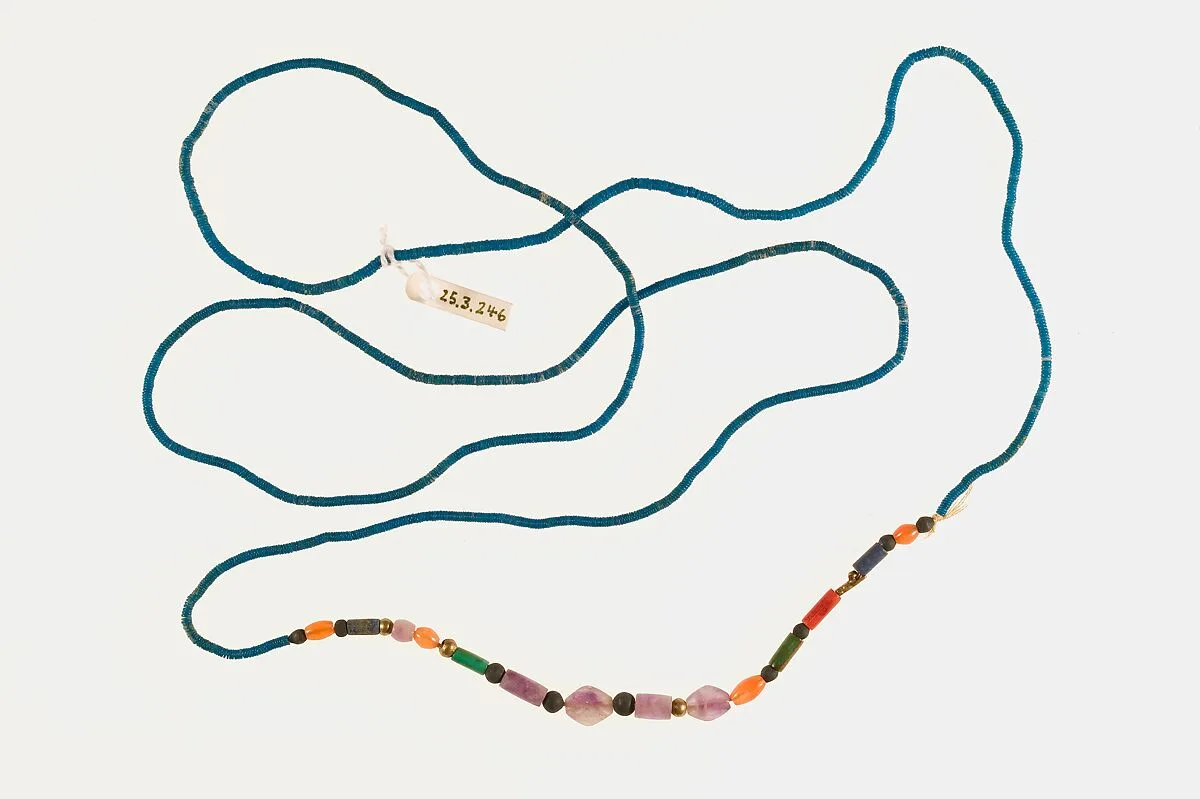 Necklace of queen Neferu — Unknown