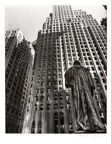 The John Watts Statue in Trinity Churchyard — Berenice Abbott