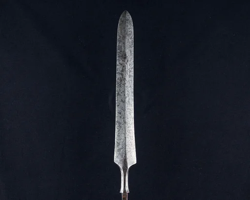 Arrowhead (<i>Yanone</i>)