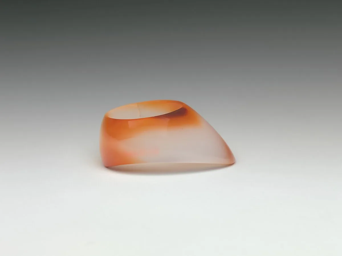 清 瑪瑙扳指|Archer's thumb ring — Unknown