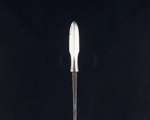 Arrowhead (<i>Yanone</i>)
