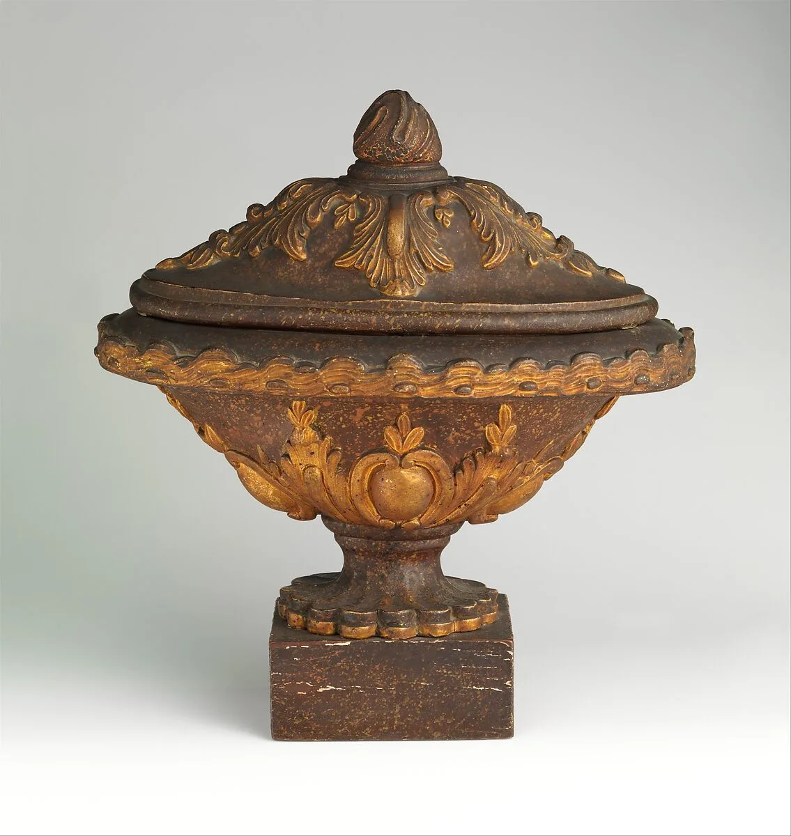 Pair of vases with covers — Unknown