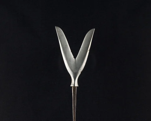 Arrowhead (<i>Yanone</i>)