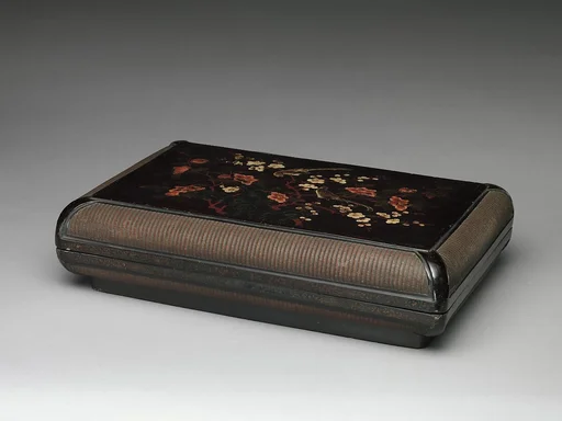 明晚期 編竹黑漆彩繪花鳥紋委角長方盒|Box with gardenia, plum blossoms, and finches