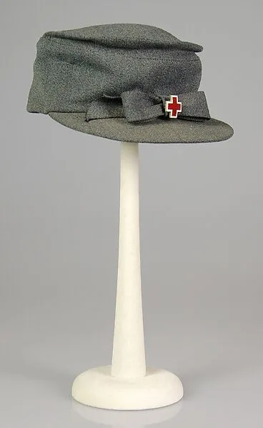 Hat — Elizabeth Hawes