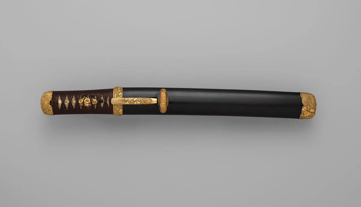 金魚子地秋草図金具合口拵・付銀刀 Blade and Mounting for a Dagger (<i>Tantō</i>) — 宮田信清 Miyata Nobukiyo