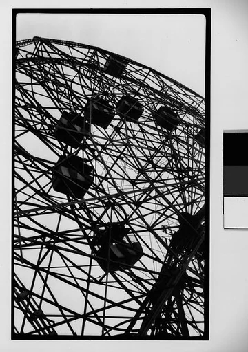 ["Wonder Wheel" Ride, Coney Island, New York]