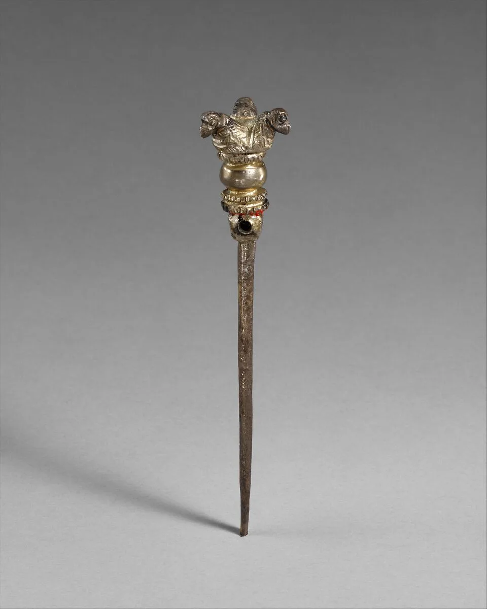 Pin terminating in three eagles' heads — Unknown