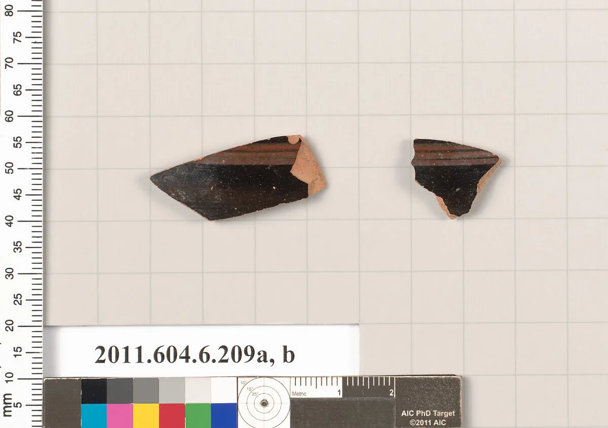 Terracotta fragments of an open shape — Unknown