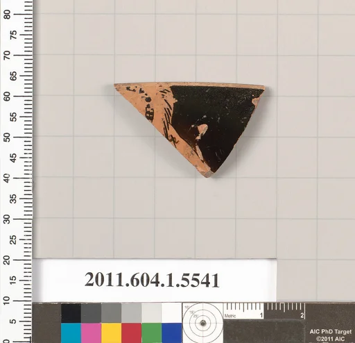 Terracotta rim fragment of a kylix (drinking cup)