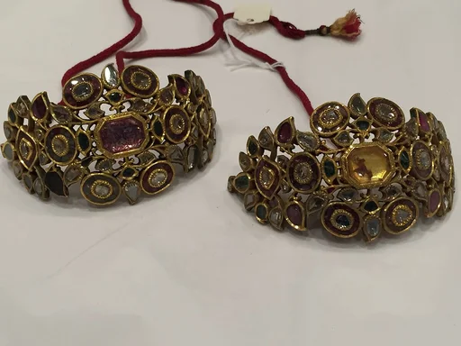 Armband (Bazuband), One of a Pair