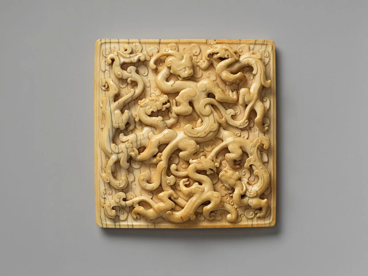 明初 象牙雕螭龍方牌|Plaque with dragons — Unknown
