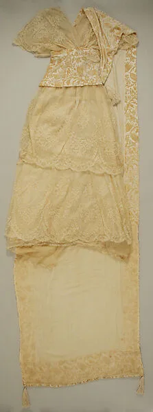 Wedding dress — Unknown