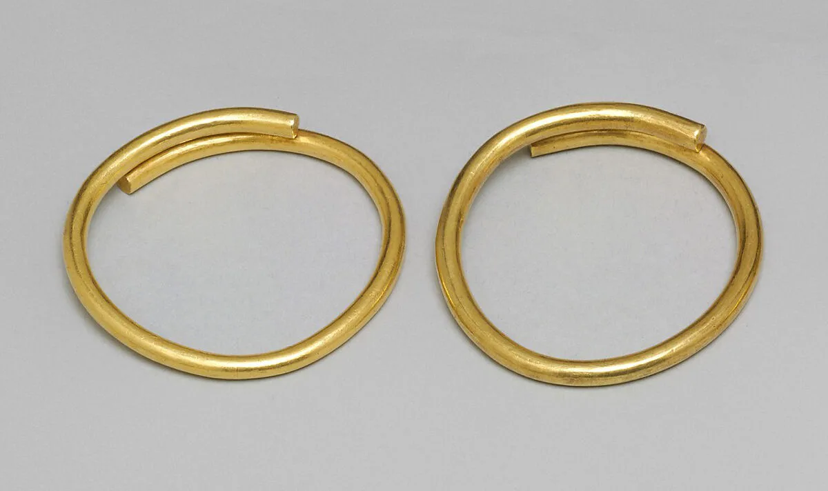 Gold bracelet — Unknown