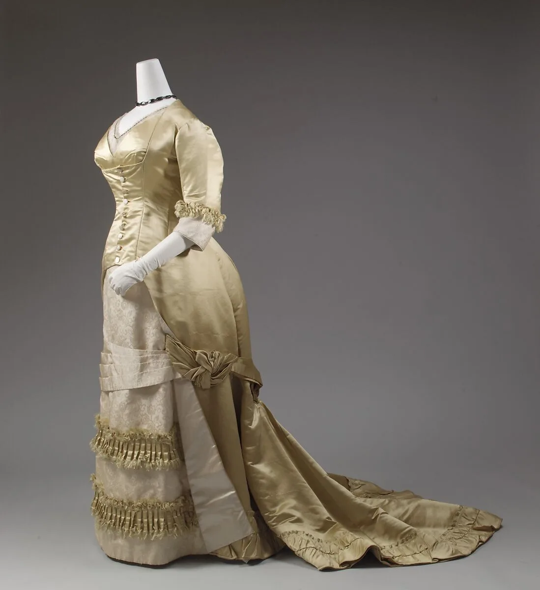 Evening dress — Unknown