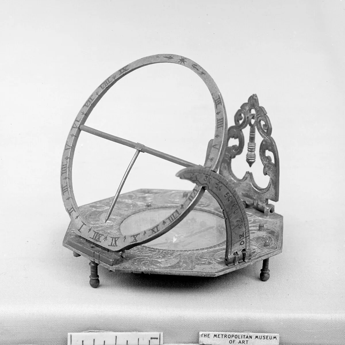 Portable equatorial sundial — Andreas Vogler