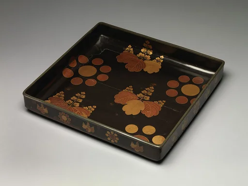 桐九曜紋蒔絵乱箱|Clothing Tray (Midare-bako) with Paulownia and “Nine Stars” Crests