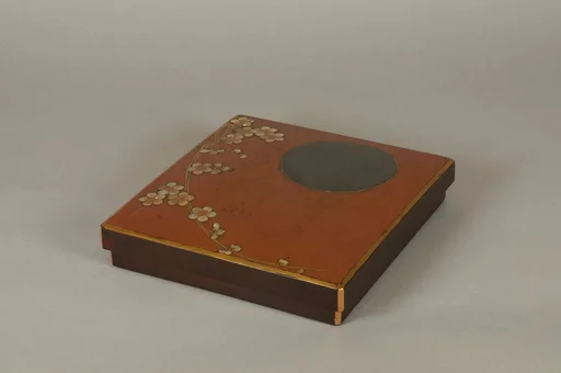 江戸時代 月梅枝蒔絵螺鈿硯箱|Writing Box with Design of Plum Blossoms and Moon