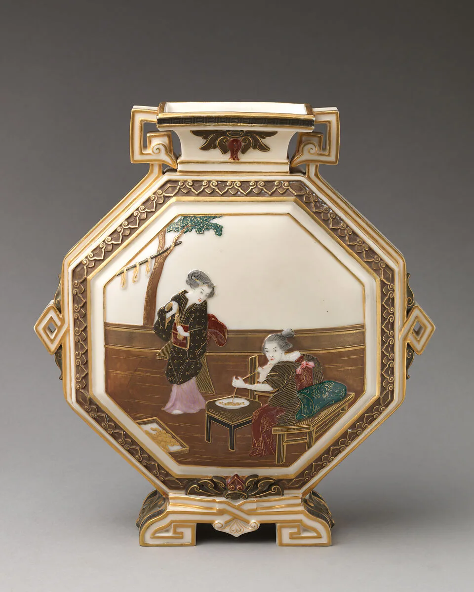 Octagonal vase with scenes of the story of the silkworm — James Hadley|Worcester factory