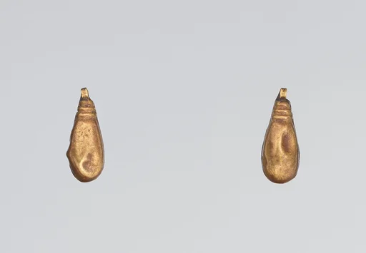 Gold bead with lotus petals