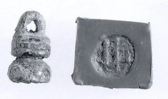 Stamp seal (two-tiered bell with loop handle) with monster