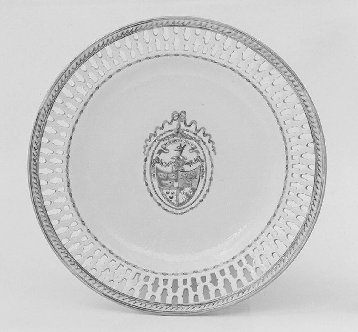 Plate (part of a service) — Unknown