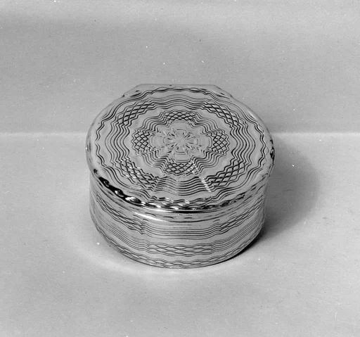 Snuffbox