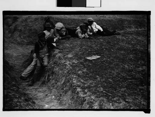 [Children on Levee, New Orleans Vicinity, Louisiana]