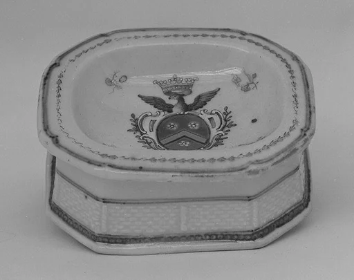 Salt dish (part of a service)