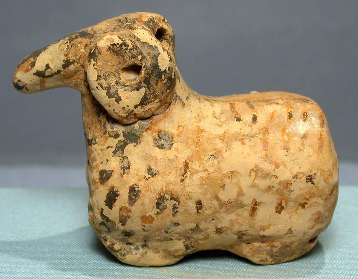 Terracotta aryballos in the form of a ram — Unknown