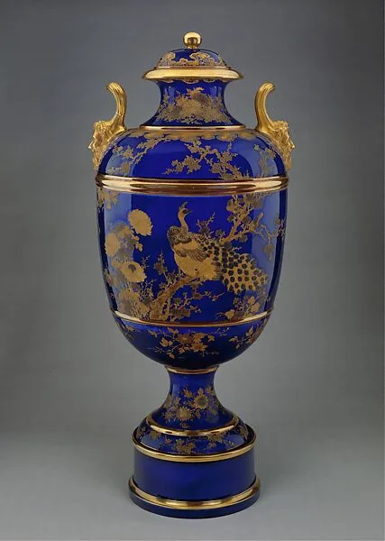 Covered Vase on Plinth — Burroughs & Mountford|Japanese Decorator